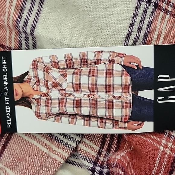 NWT GAP XS rust purple cream plaid flannel. Relaxed fit. - Picture 4 of 6